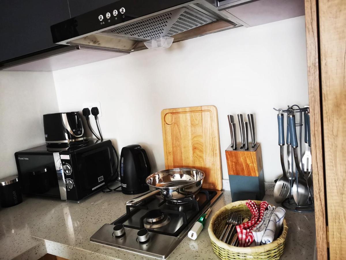 E14, Forest View Apartments, Deposit Required To Confirm Booking コロリ エクステリア 写真