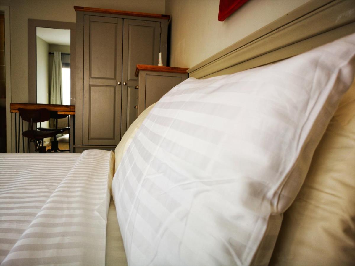 E14, Forest View Apartments, Deposit Required To Confirm Booking コロリ エクステリア 写真