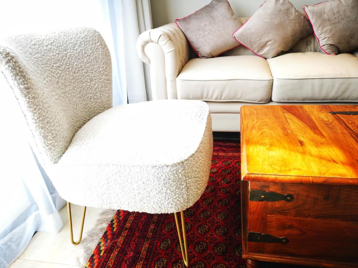 E14, Forest View Apartments, Deposit Required To Confirm Booking コロリ エクステリア 写真