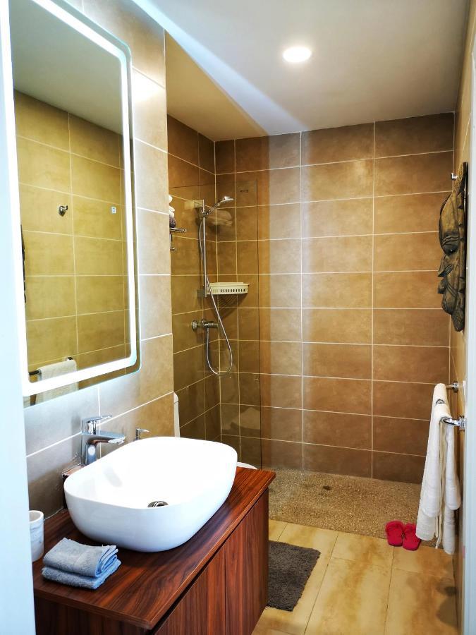 E14, Forest View Apartments, Deposit Required To Confirm Booking コロリ エクステリア 写真