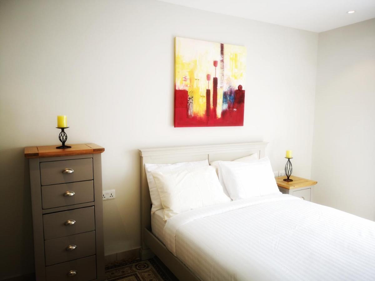 E14, Forest View Apartments, Deposit Required To Confirm Booking コロリ エクステリア 写真